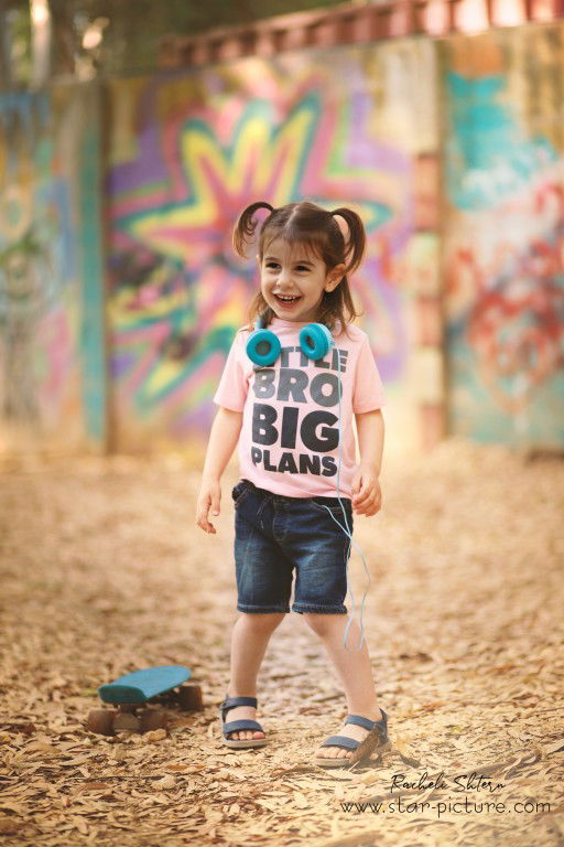 הטוהר הזה של הבונבון שבגזירת תלתל נהיה גבר קטן