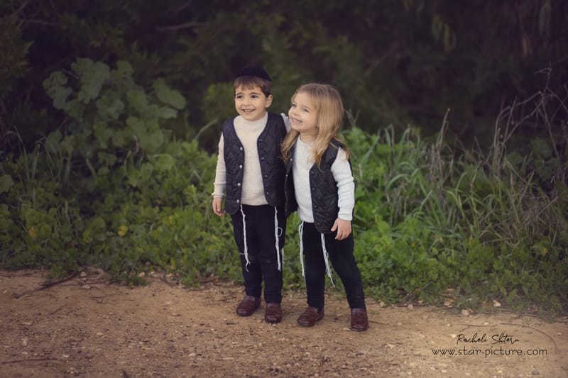 הטוהר הזה של הבונבון שבגזירת תלתל נהיה גבר קטן