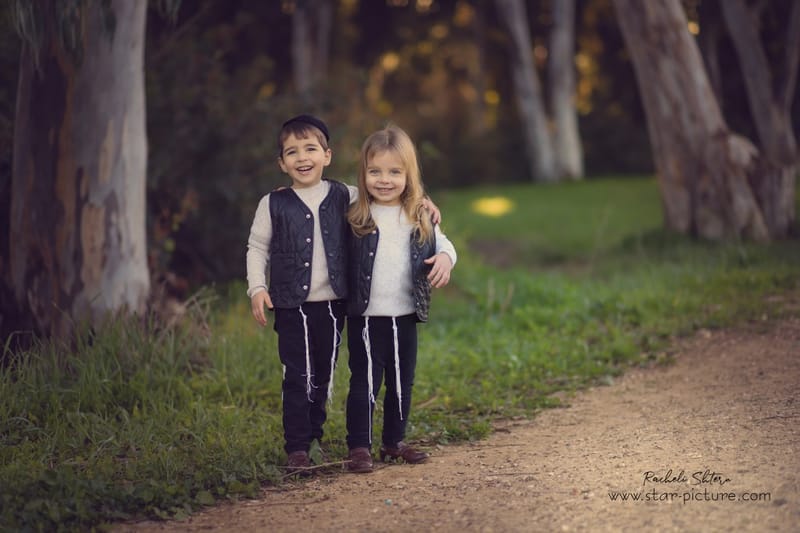 הטוהר הזה של הבונבון שבגזירת תלתל נהיה גבר קטן