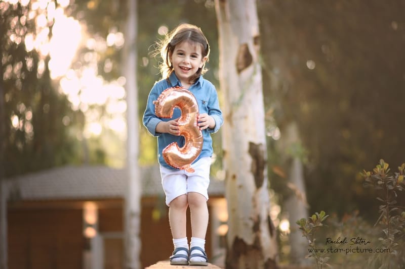 הטוהר הזה של הבונבון שבגזירת תלתל נהיה גבר קטן