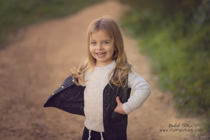 הטוהר הזה של הבונבון שבגזירת תלתל נהיה גבר קטן