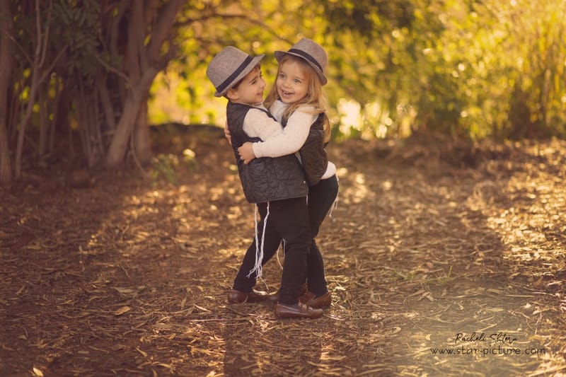 הטוהר הזה של הבונבון שבגזירת תלתל נהיה גבר קטן