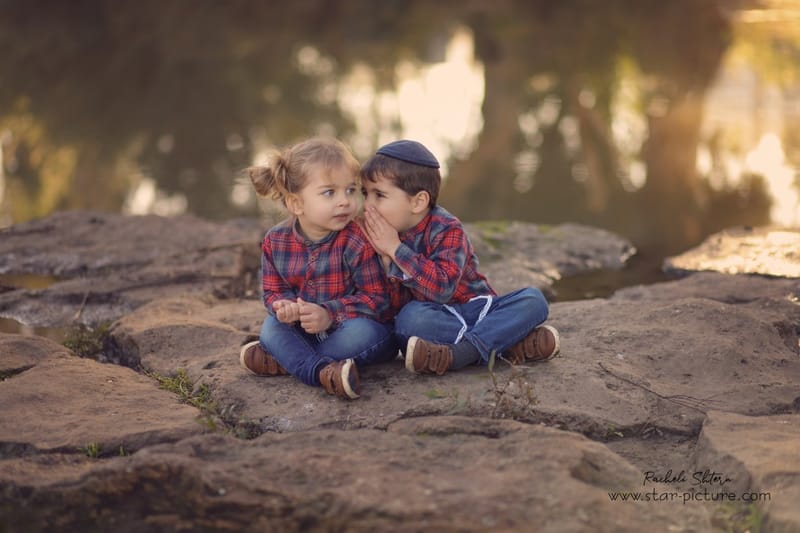 הטוהר הזה של הבונבון שבגזירת תלתל נהיה גבר קטן