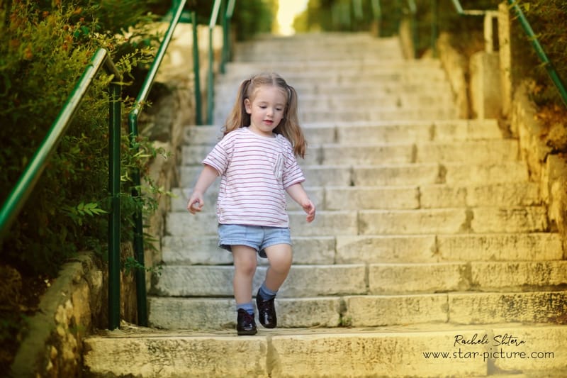 הטוהר הזה של הבונבון שבגזירת תלתל נהיה גבר קטן