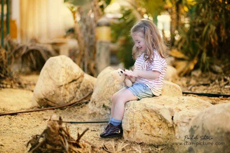 הטוהר הזה של הבונבון שבגזירת תלתל נהיה גבר קטן