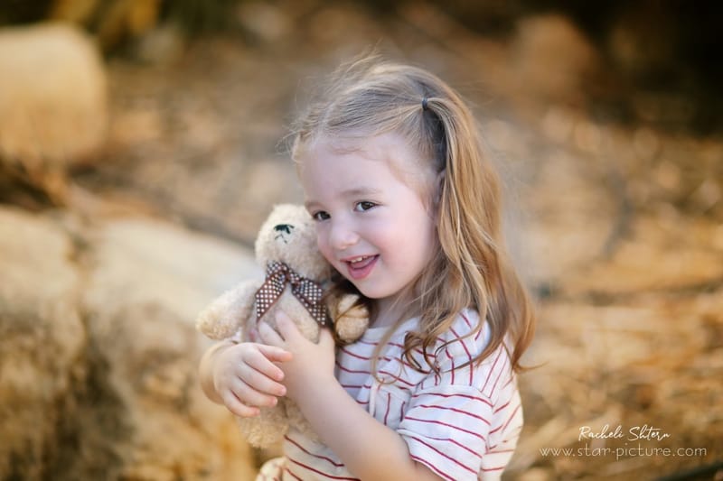 הטוהר הזה של הבונבון שבגזירת תלתל נהיה גבר קטן