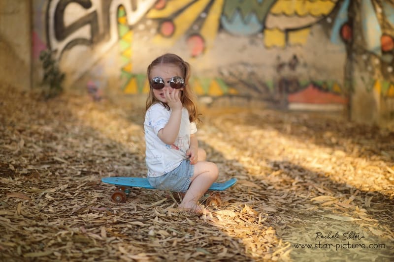 הטוהר הזה של הבונבון שבגזירת תלתל נהיה גבר קטן