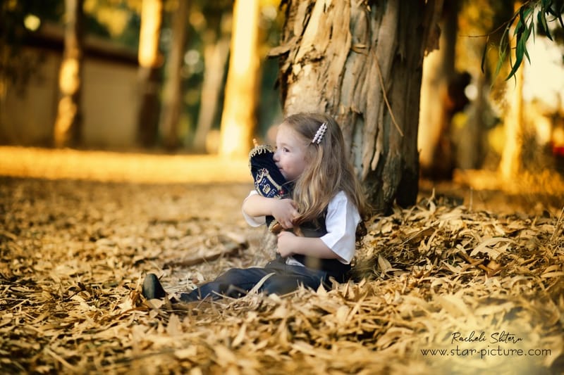 הטוהר הזה של הבונבון שבגזירת תלתל נהיה גבר קטן