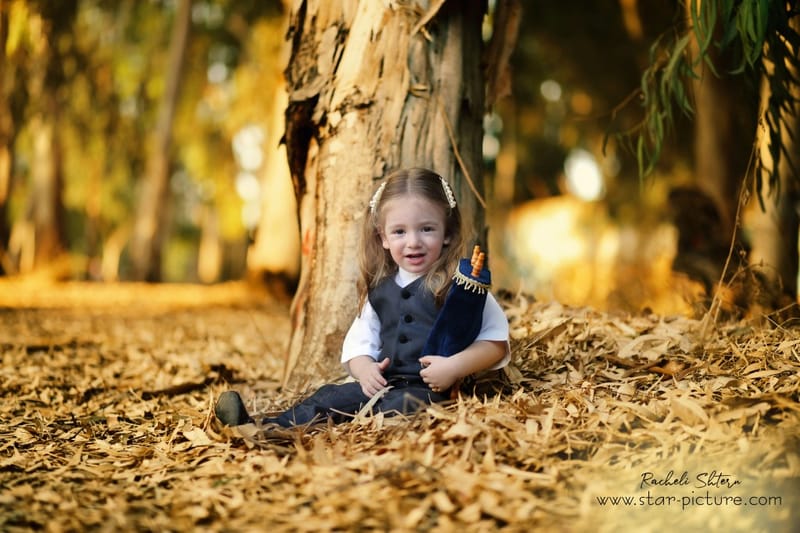 הטוהר הזה של הבונבון שבגזירת תלתל נהיה גבר קטן