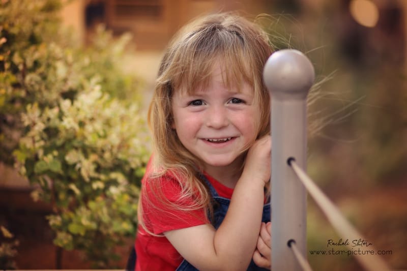 הטוהר הזה של הבונבון שבגזירת תלתל נהיה גבר קטן