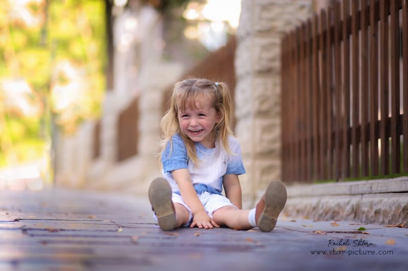 הטוהר הזה של הבונבון שבגזירת תלתל נהיה גבר קטן