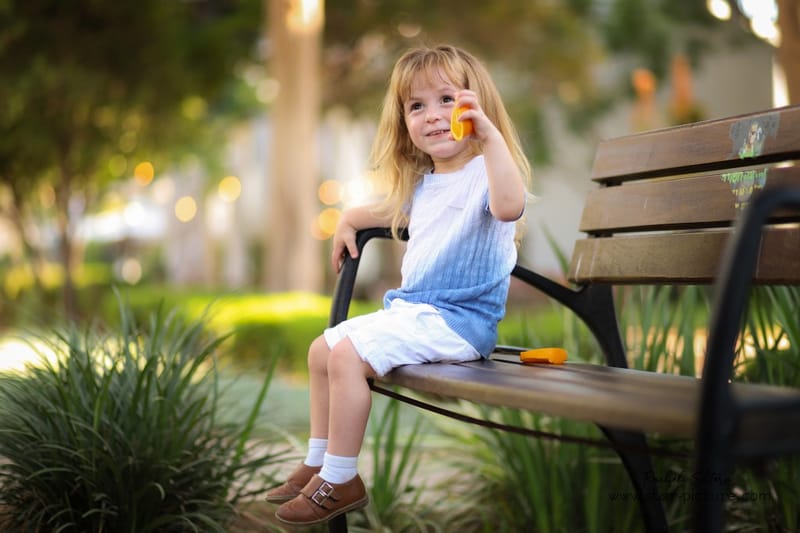 הטוהר הזה של הבונבון שבגזירת תלתל נהיה גבר קטן