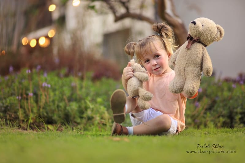 הטוהר הזה של הבונבון שבגזירת תלתל נהיה גבר קטן