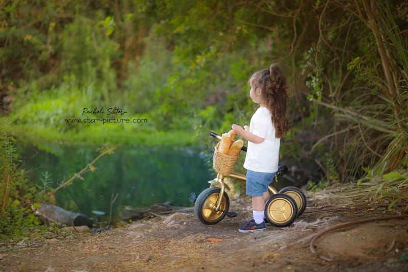 הטוהר הזה של הבונבון שבגזירת תלתל נהיה גבר קטן