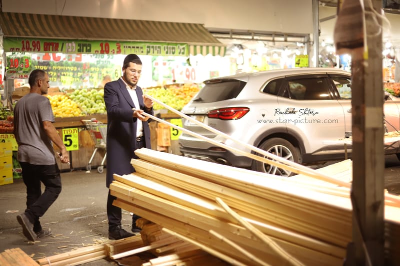 ריח סוכות ברחוב חלק ב'