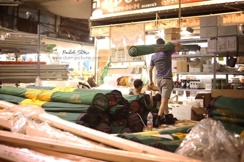 ריח סוכות ברחוב חלק ב'