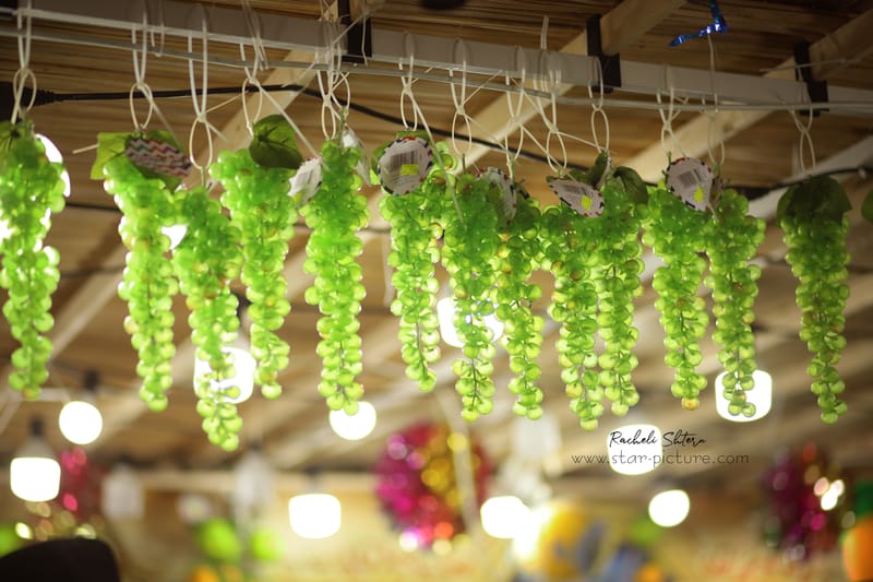 ריח סוכות ברחוב חלק ב'