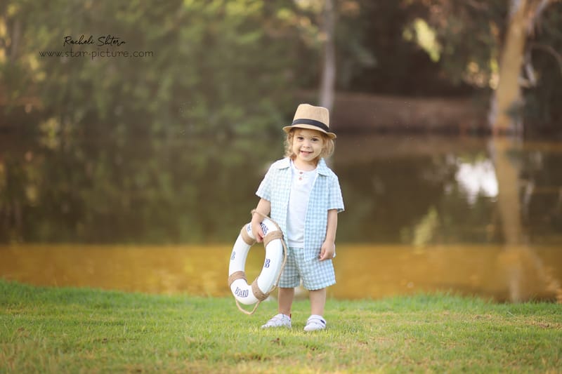 הטוהר הזה של הבונבון שבגזירת תלתל נהיה גבר קטן