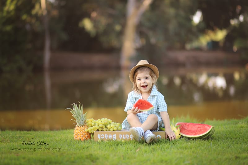 הטוהר הזה של הבונבון שבגזירת תלתל נהיה גבר קטן