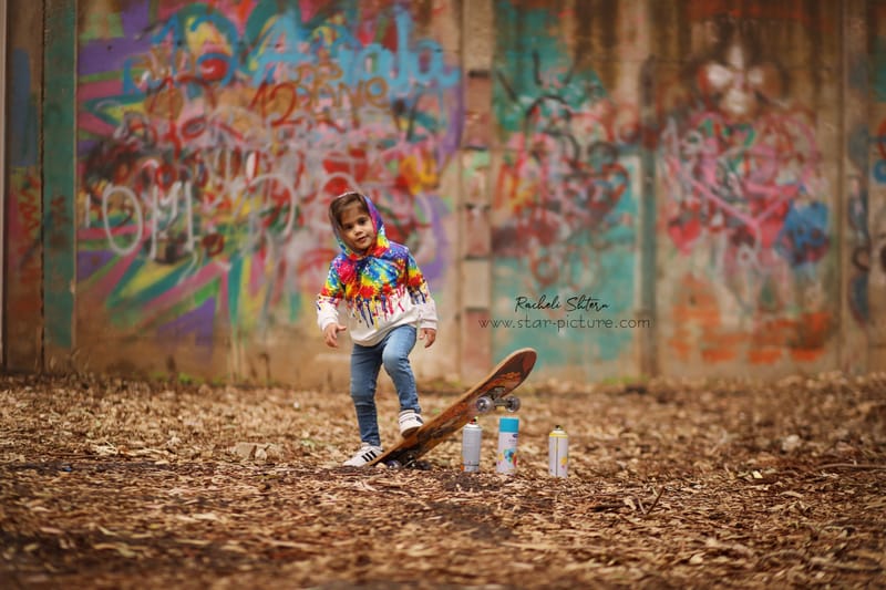 הטוהר הזה של הבונבון שבגזירת תלתל נהיה גבר קטן