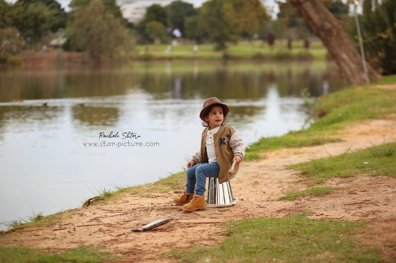 הטוהר הזה של הבונבון שבגזירת תלתל נהיה גבר קטן