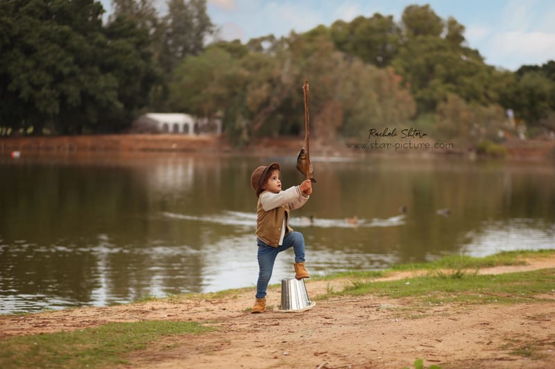 הטוהר הזה של הבונבון שבגזירת תלתל נהיה גבר קטן