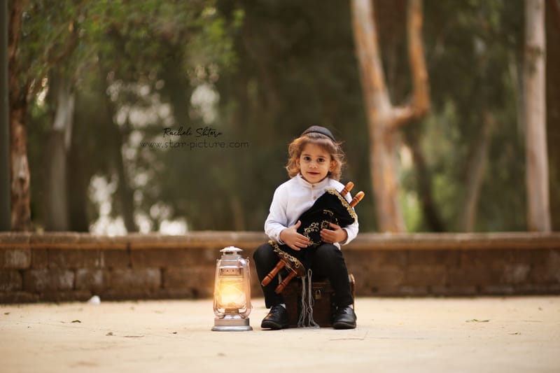 הטוהר הזה של הבונבון שבגזירת תלתל נהיה גבר קטן