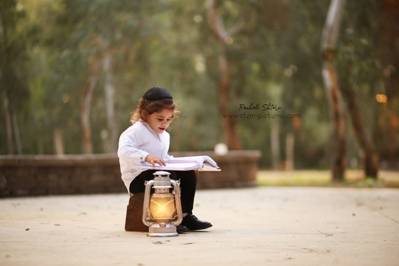 הטוהר הזה של הבונבון שבגזירת תלתל נהיה גבר קטן