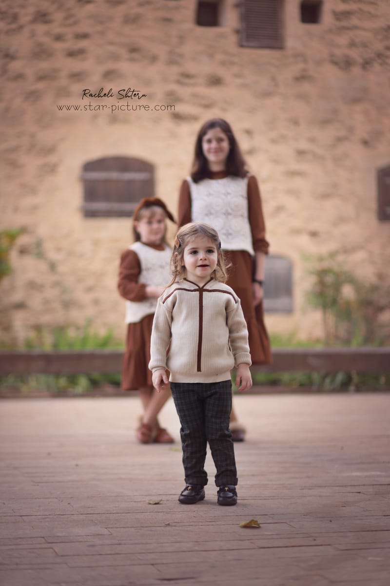 הטוהר הזה של הבונבון שבגזירת תלתל נהיה גבר קטן