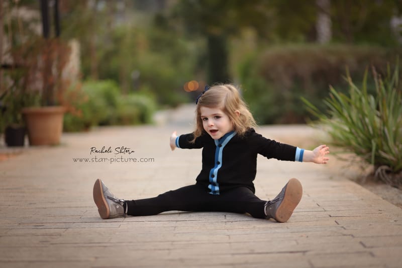 הטוהר הזה של הבונבון שבגזירת תלתל נהיה גבר קטן