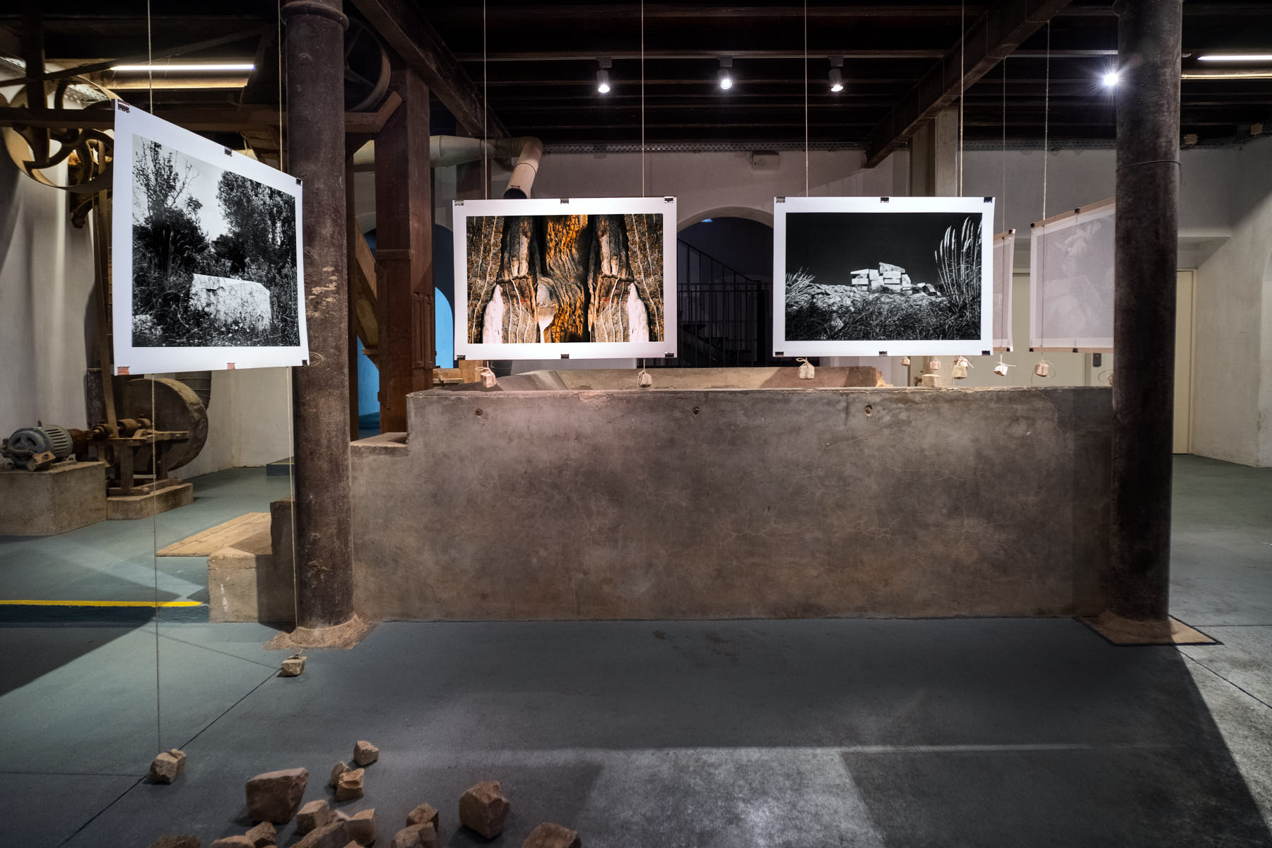 7 fotografias expostas na fábrica de moagem “A Portuguesa”, integrada na exposição colectiva ”OS SÍTIOS DA PEDRA”- Complexo Cultural da Levada em Tomar. 24Out|7Dez 2020.