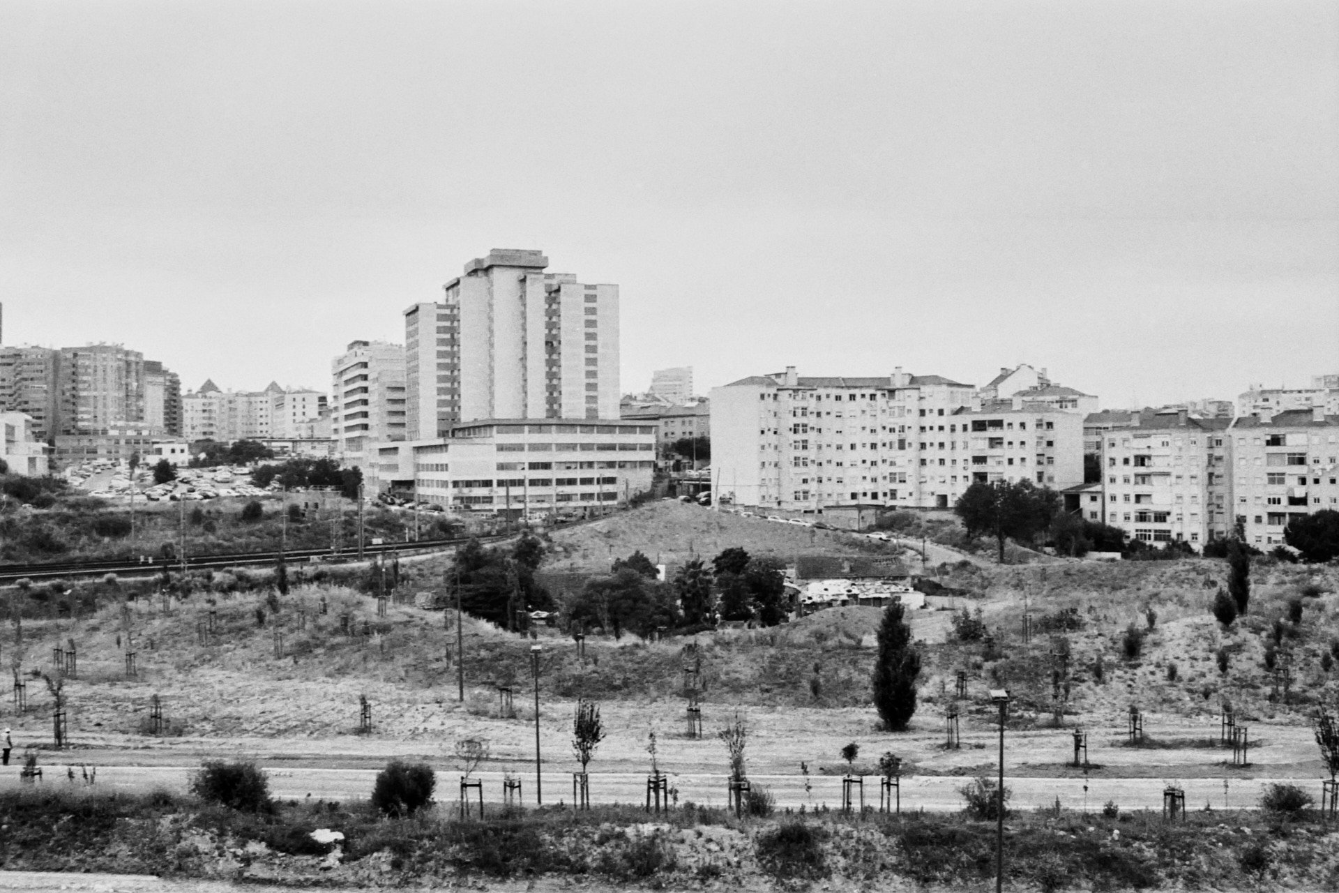 A CIDADE COMO DÉCOR , 2017 | After “Os Verdes Anos” - Paulo Rocha, 1963 