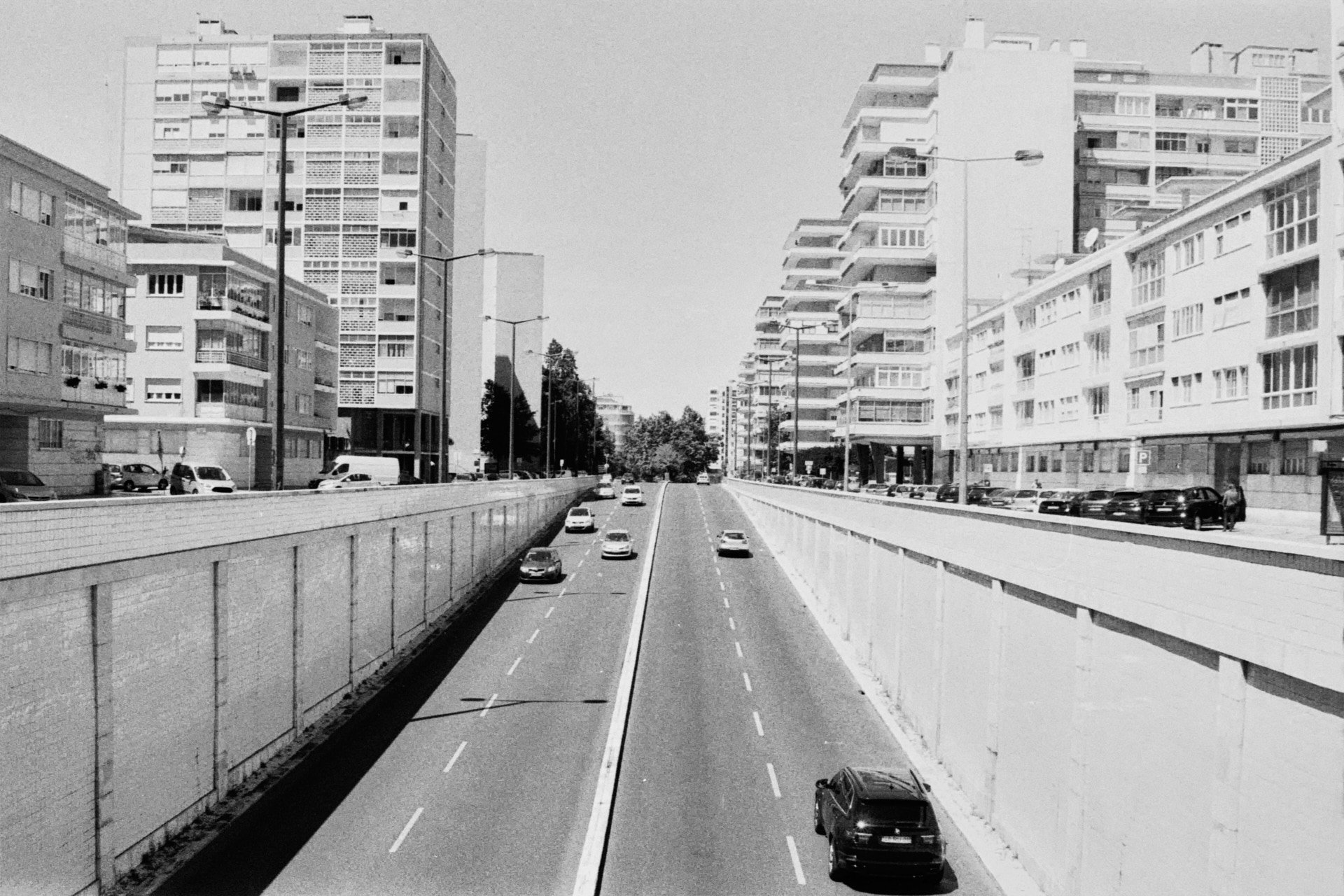 A CIDADE COMO DÉCOR , 2017 | After “Os Verdes Anos” - Paulo Rocha, 1963 