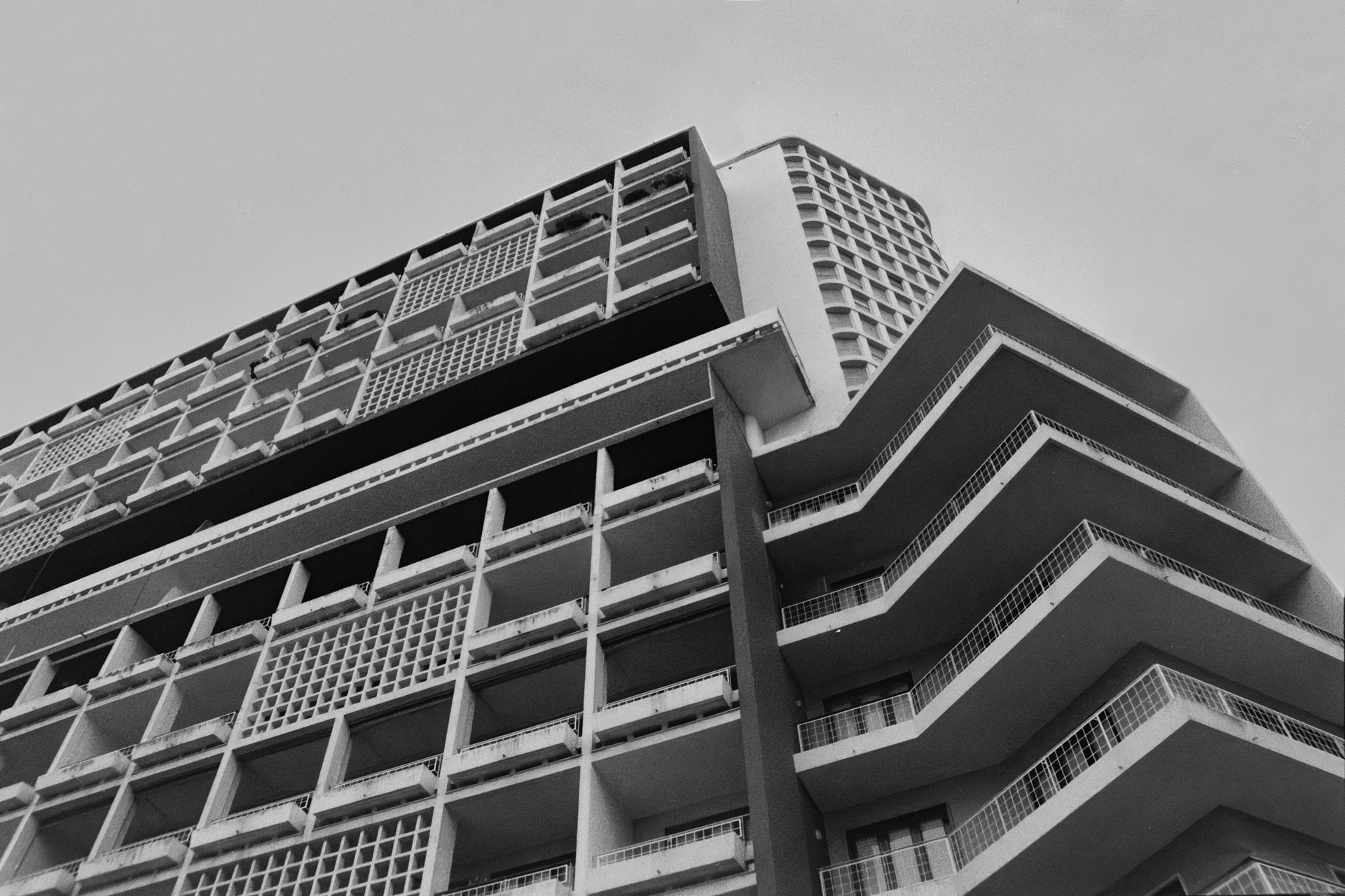 A CIDADE COMO DÉCOR , 2017 | After “Os Verdes Anos” - Paulo Rocha, 1963 