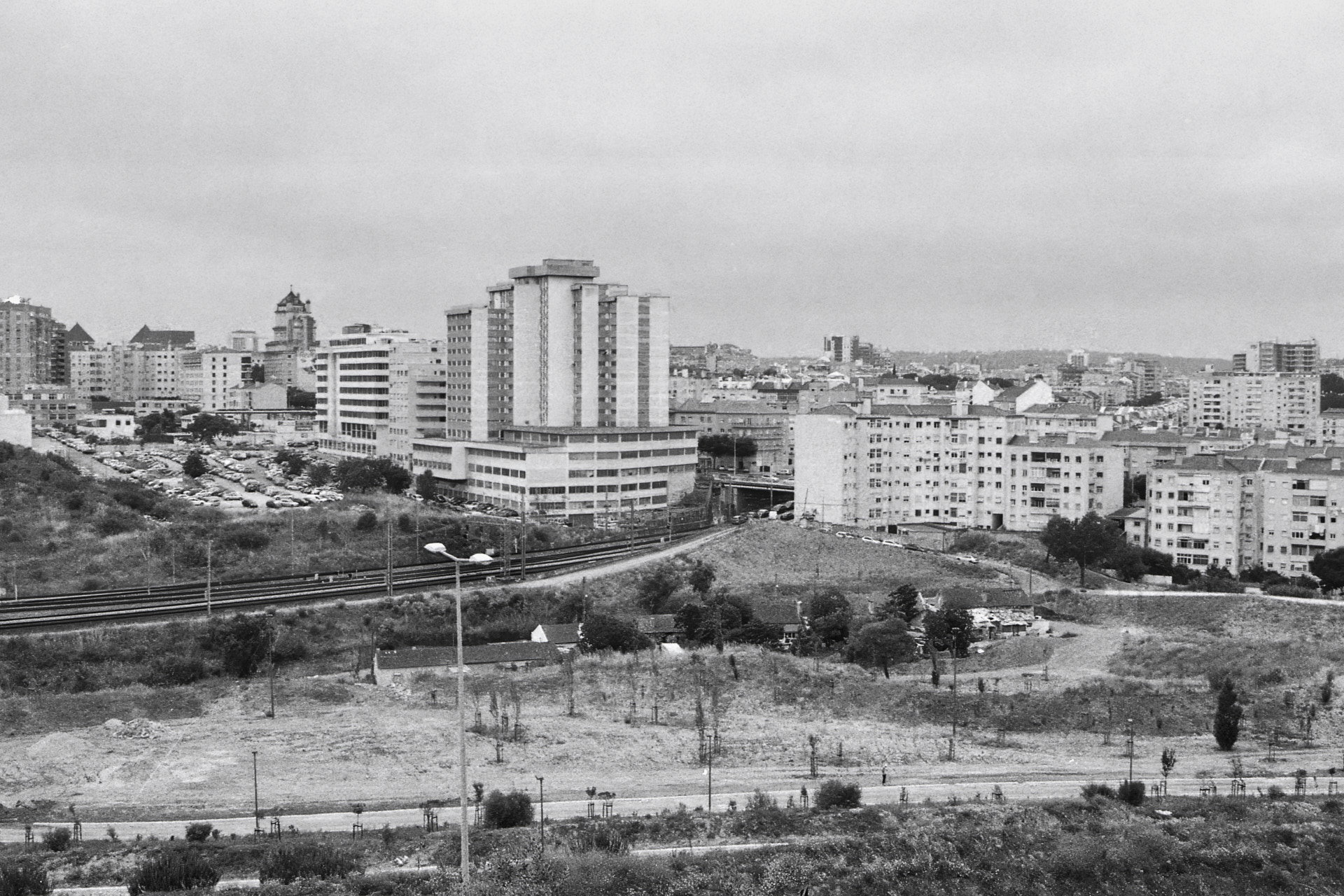 A CIDADE COMO DÉCOR , 2017 | After “Os Verdes Anos” - Paulo Rocha, 1963 
