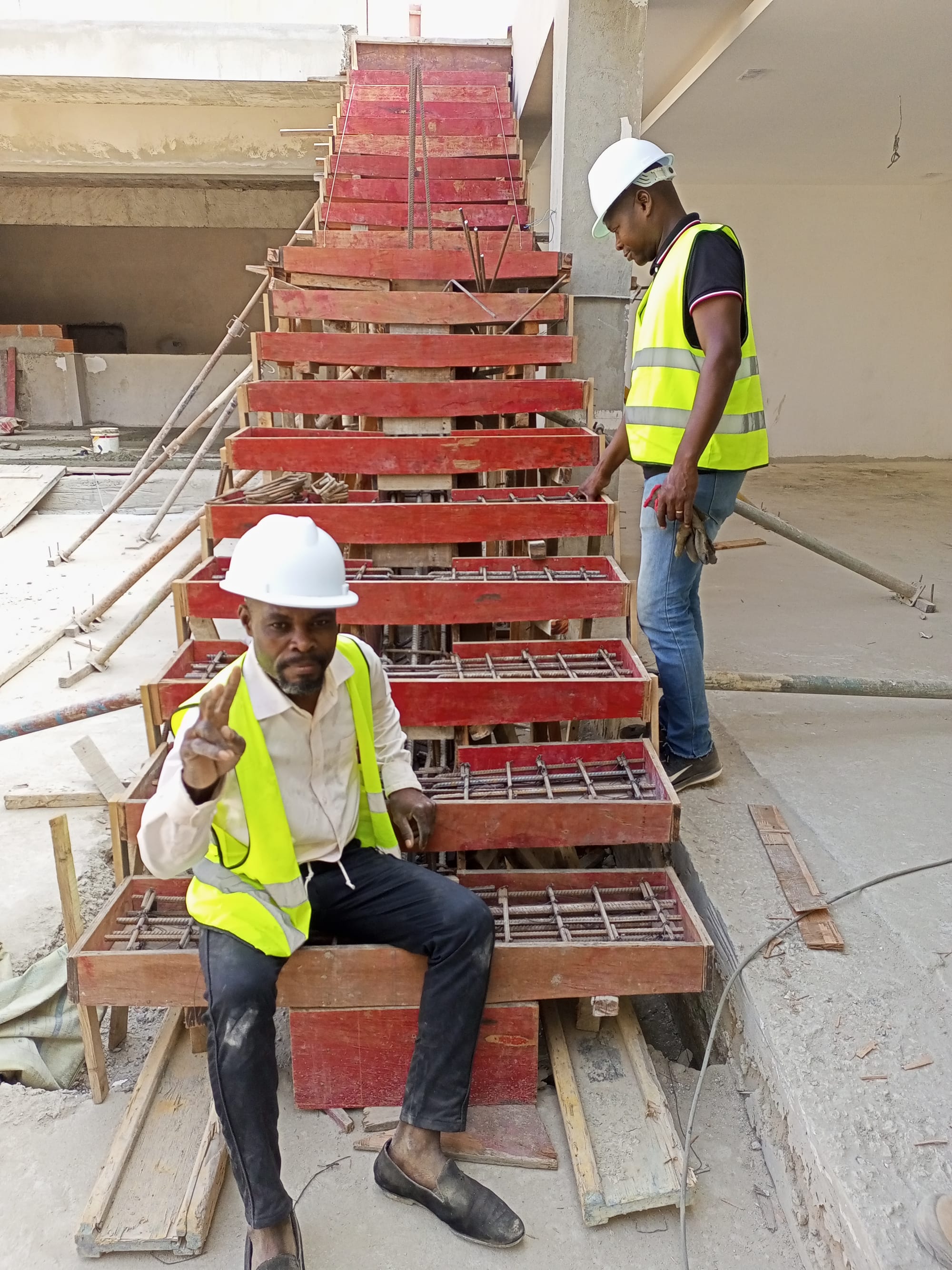 Projeto e Concepção de um quintal em Parceria com o Arquitetcto Paulo Pereira na casa A4-Condominio de Luxo em Angola