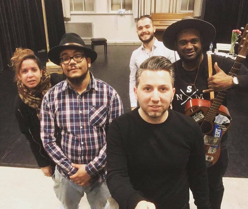 Theatershow by 'Voorbeeld-Allochtoon'