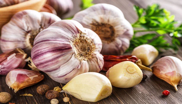 Charismatic health benefits of eating garlic orally