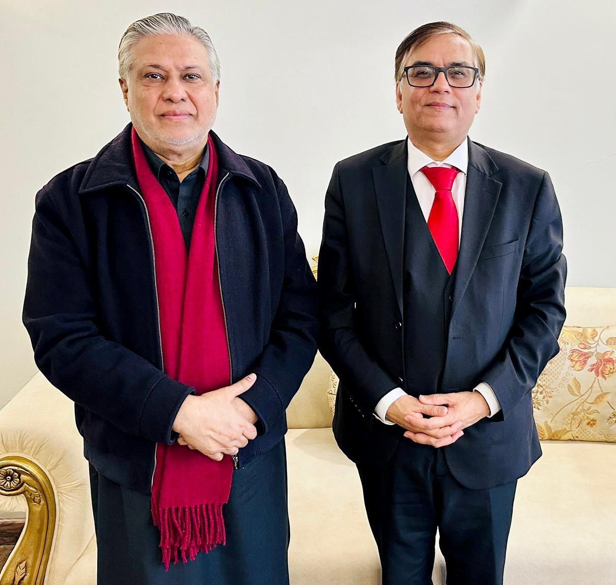 Special meeting of Senator Ishaq Dar with Barrister Amjad Malik in Islamabad. Overseas Pakistanis will be made part of the parliament according to the manifesto. Inshallah