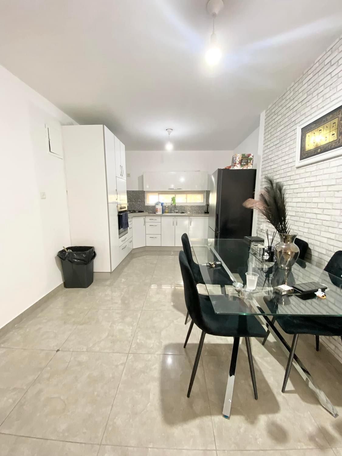 דירת 3 חדרים ברחוב השושנים