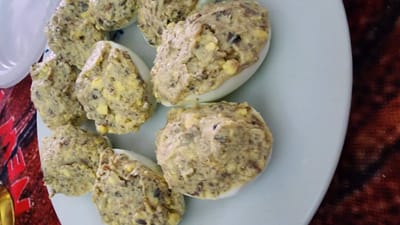 ביצים קשות עם שפרוטים