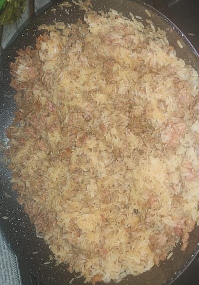 אורז עם בשר טחון וביצים