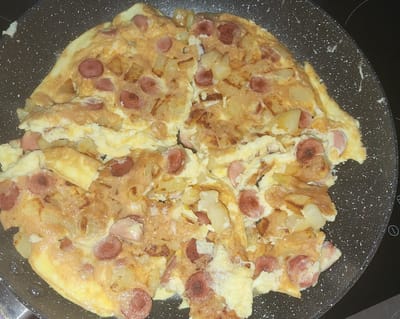 חביתת תפוחי אדמה עם נקניקיות