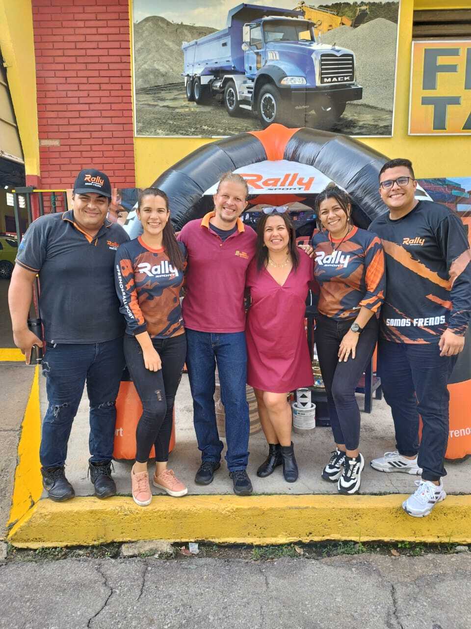 Proveedores, amigos de Bonchona radio 107.1, TodoAuto y Autos Clásico Valencia 