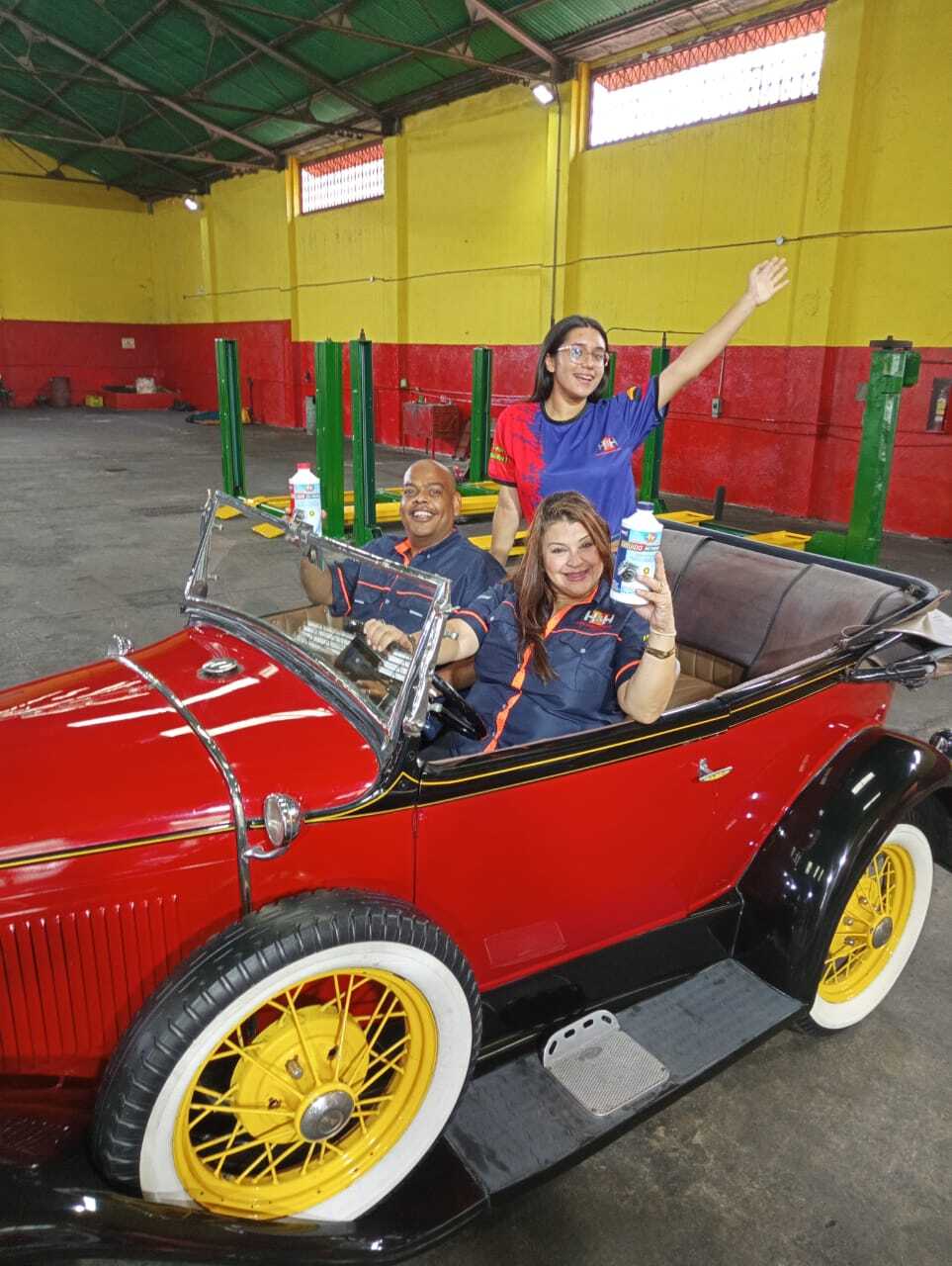 Proveedores, amigos de Bonchona radio 107.1, TodoAuto y Autos Clásico Valencia 