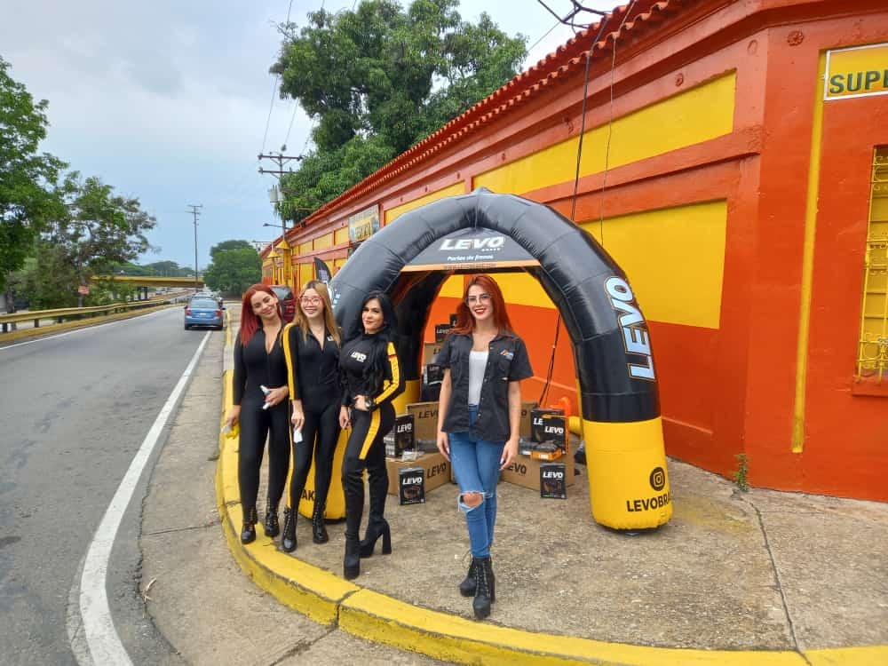 Proveedores, amigos de Bonchona radio 107.1, TodoAuto y Autos Clásico Valencia 