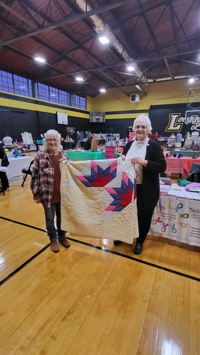 Christmas Stroll quilt raffle