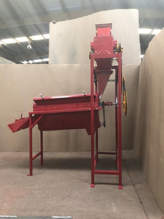 Quebrador de Maíz con separador de Finos Sencillo.
