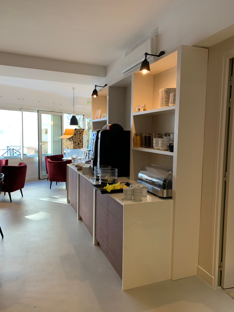 RENOVATION HOTEL ET CREATION DE MEUBLE 