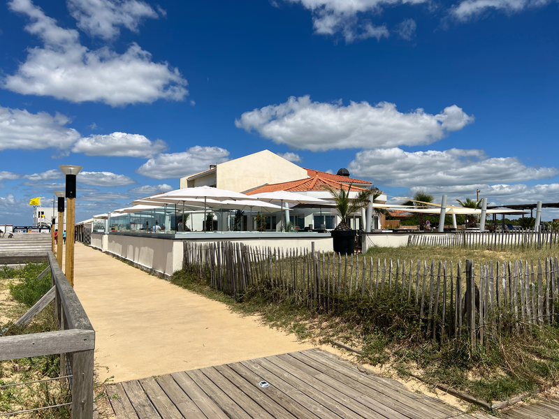 REHABILITATION ET MODIFICATION DE FACADE D'UN RESTAURANT 